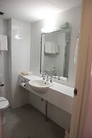 Charbonnier Motor Inn