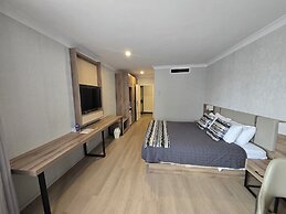 Charbonnier Motor Inn