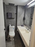 Charbonnier Motor Inn