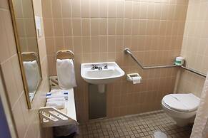 Charbonnier Motor Inn