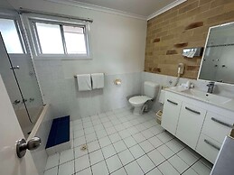 Best Western Ambassador Motor Lodge