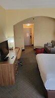 Comfort Inn & Suites at Stone Mountain