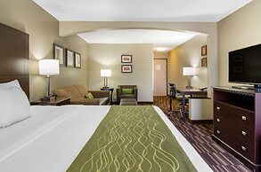 Comfort Inn & Suites Kansas City - Northeast