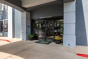 Quality Suites South