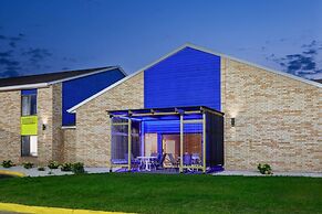 Days Inn by Wyndham Eagle River