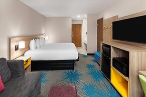 Days Inn by Wyndham Eagle River