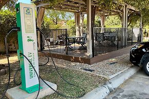 Days Inn by Wyndham Arlington