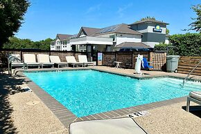 Days Inn by Wyndham Arlington