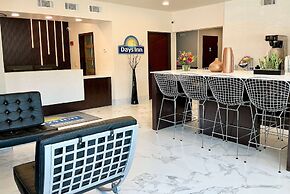 Days Inn by Wyndham Arlington