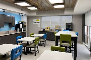 Days Inn & Suites by Wyndham Ridgeland