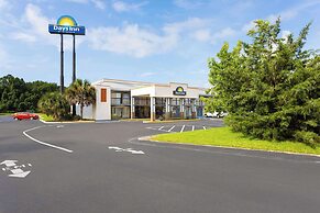 Days Inn by Wyndham Wildwood I-75