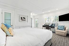 The Pillars Hotel & Club