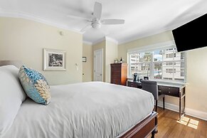 The Pillars Hotel & Club