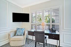 The Pillars Hotel & Club