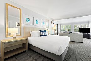 The Pillars Hotel & Club