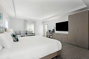 The Pillars Hotel & Club