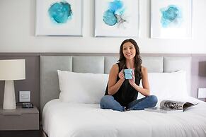 The Pillars Hotel & Club