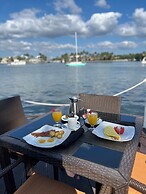 The Pillars Hotel & Club