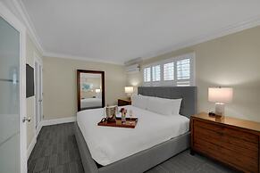 The Pillars Hotel & Club