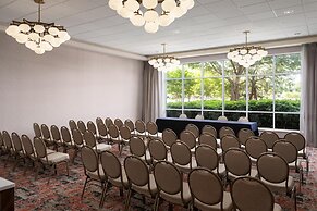 Embassy Suites by Hilton Charleston Airport Convention Ctr