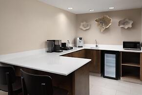 Embassy Suites by Hilton Charleston Airport Convention Ctr