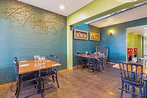 Airport Heritage Motel