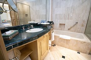 Grand Isla Navidad Golf & Spa Resort with Marina