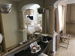 Grand Isla Navidad Golf & Spa Resort with Marina