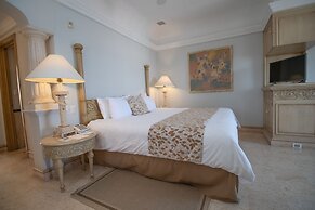 Grand Isla Navidad Golf & Spa Resort with Marina