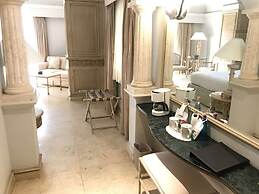 Grand Isla Navidad Golf & Spa Resort with Marina