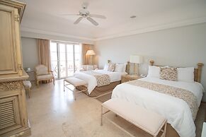 Grand Isla Navidad Golf & Spa Resort with Marina