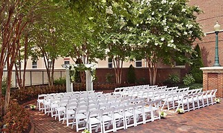 Hilton Alexandria Old Town