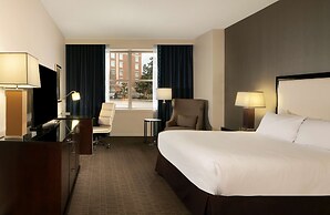 Hilton Alexandria Old Town