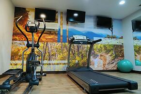 Clarion Pointe-Dillard near Blue Ridge Mountains