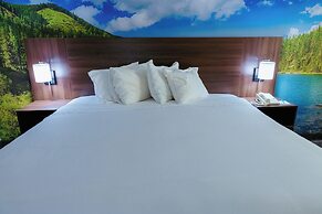 Clarion Pointe-Dillard near Blue Ridge Mountains