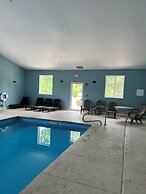 Clarion Pointe-Dillard near Blue Ridge Mountains