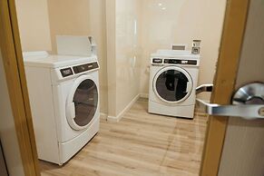 Clarion Pointe-Dillard near Blue Ridge Mountains