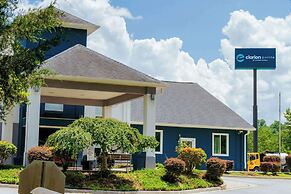 Clarion Pointe-Dillard near Blue Ridge Mountains