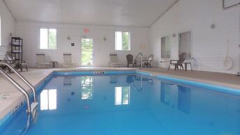 Clarion Pointe-Dillard near Blue Ridge Mountains