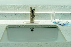 Clarion Pointe-Dillard near Blue Ridge Mountains