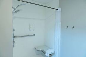 Clarion Pointe-Dillard near Blue Ridge Mountains