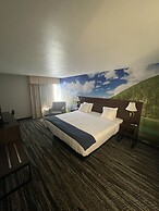 Clarion Pointe-Dillard near Blue Ridge Mountains