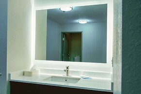 Clarion Pointe-Dillard near Blue Ridge Mountains