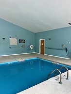 Clarion Pointe-Dillard near Blue Ridge Mountains