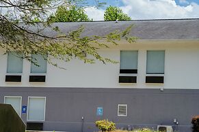 Clarion Pointe-Dillard near Blue Ridge Mountains