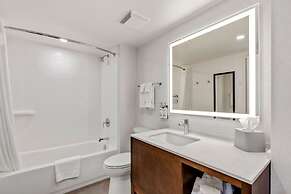 Holiday Inn Hotel & Suites Ottawa Kanata by IHG