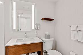 Holiday Inn Hotel & Suites Ottawa Kanata by IHG