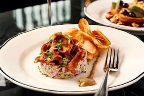 Holiday Inn Hotel & Suites Ottawa Kanata by IHG