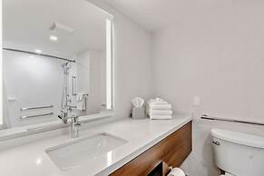 Holiday Inn Hotel & Suites Ottawa Kanata by IHG