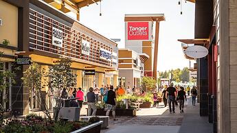 Holiday Inn Hotel & Suites Ottawa Kanata by IHG